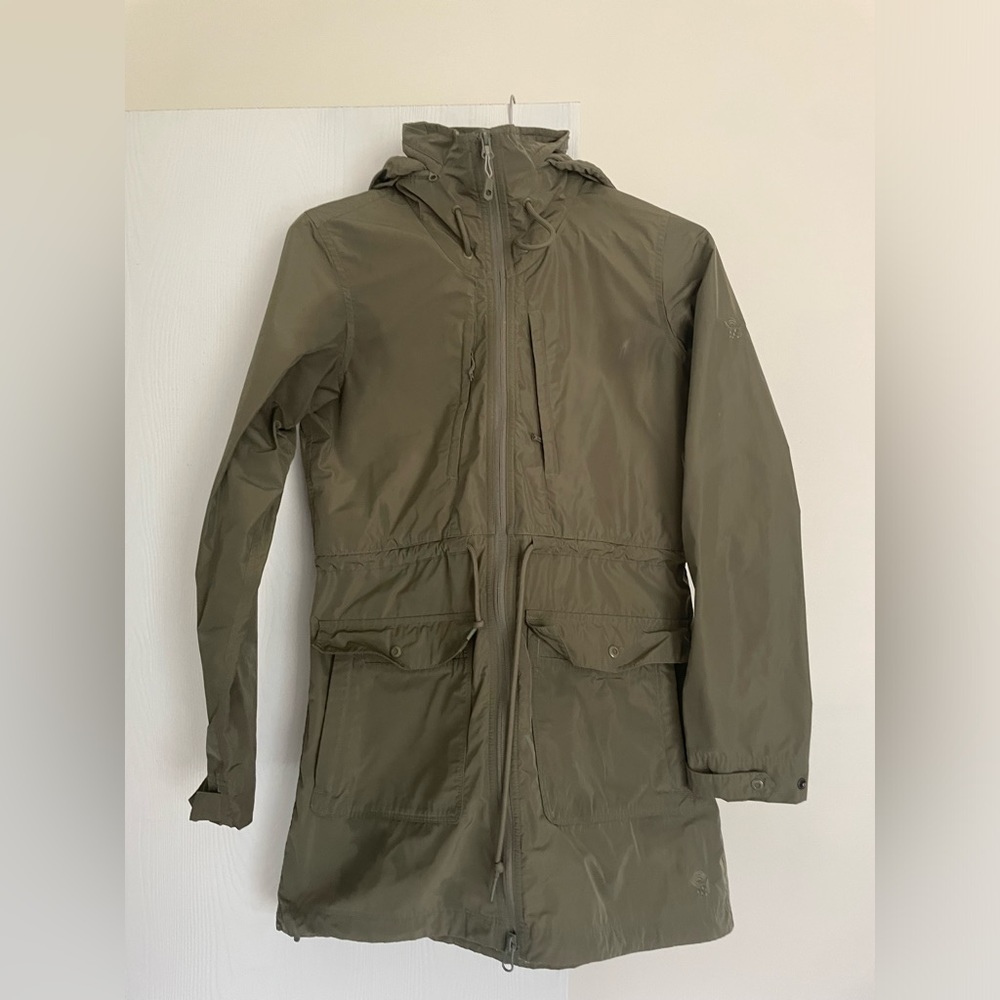 Mountain Hardwear, long windbreaker shell, size small, green